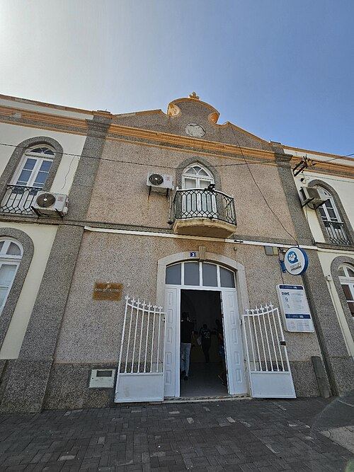 Government building