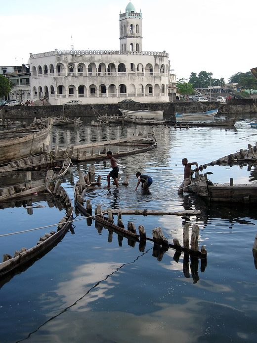 Flickr - Woodlouse - Old Friday Mosque and harbour, Moroni, Comoros