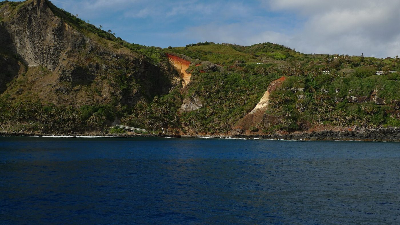 Approaching Bounty Bay - panoramio, Pitcairn