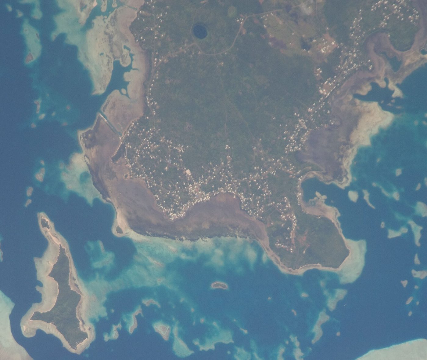 Wallis island - Mu'a, lagoon - NASA ISS021-E-7871 (cropped), Wallis and Futuna