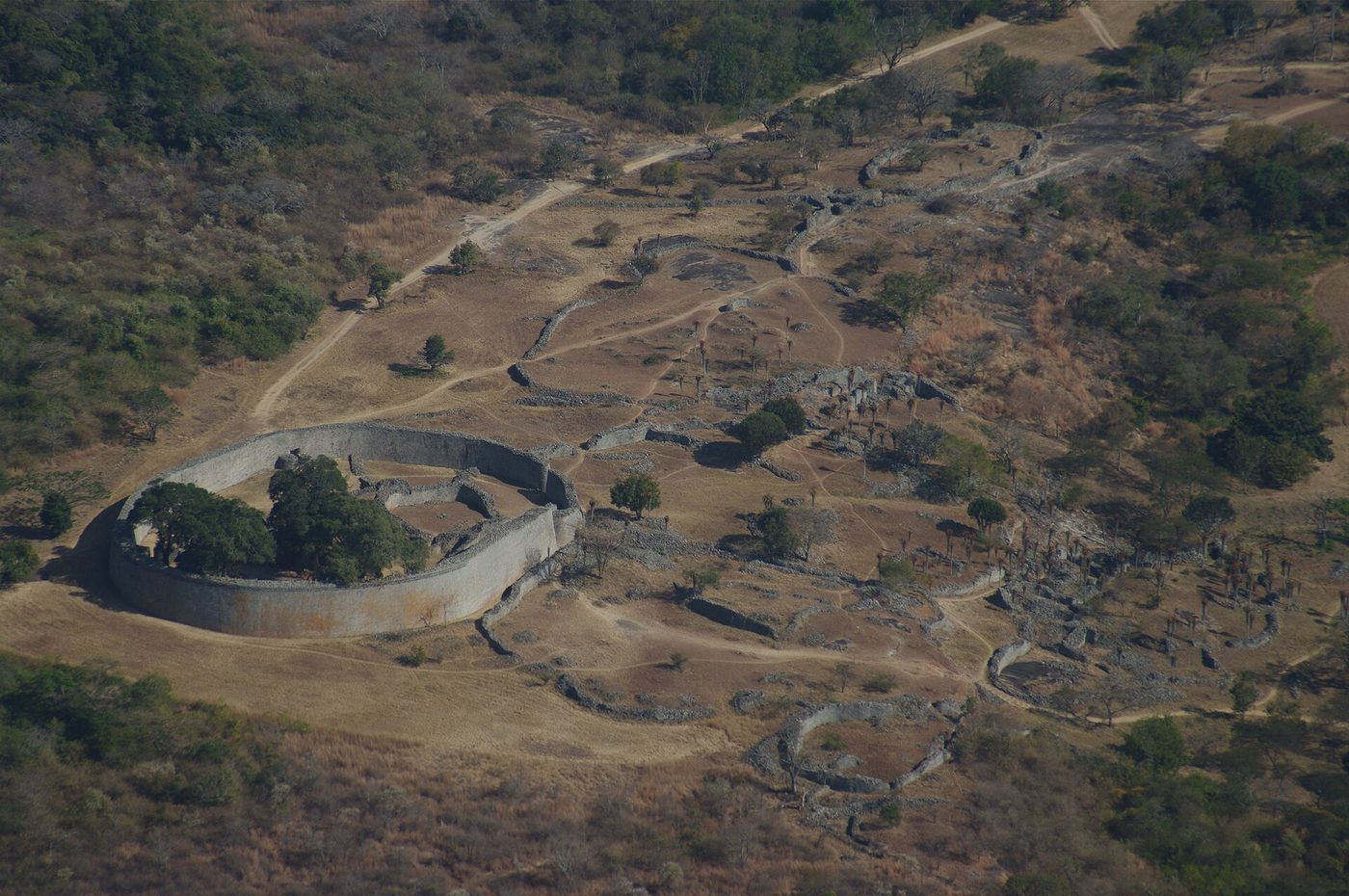 Great-zim-aerial-looking-West, Zimbabwe